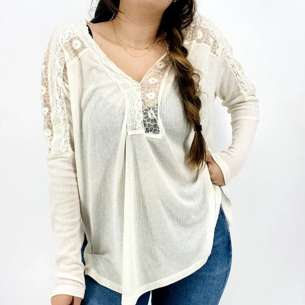 Free People White Long Sleeve V-Neck Lace long sleeve top‎
